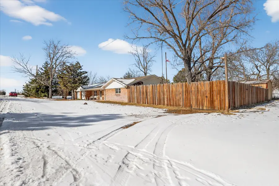 702 El Camino Real, Chico, TX 76431 - #2