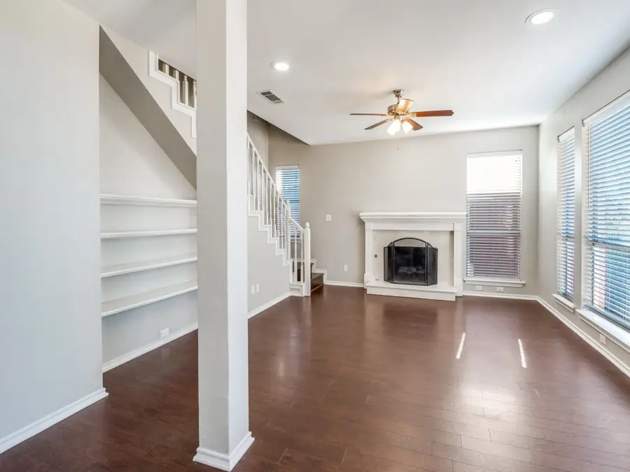 3922 Bach Boulevard, Carrollton, TX 75007 - Image #2