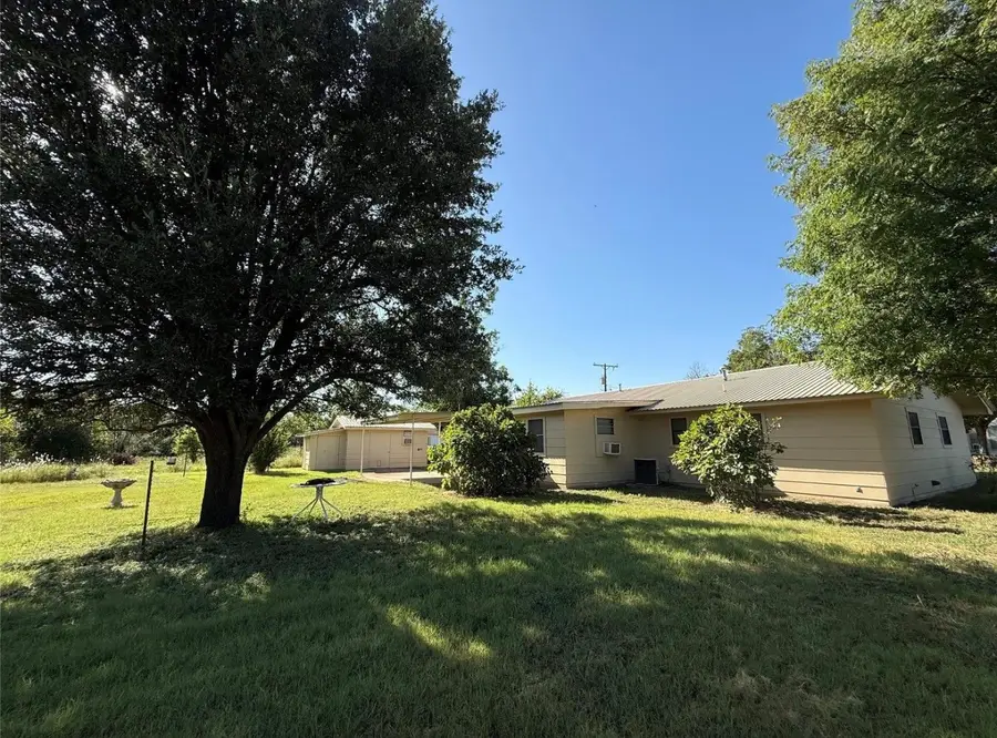 105 W Elm Street, Gustine, TX 76455 - #2