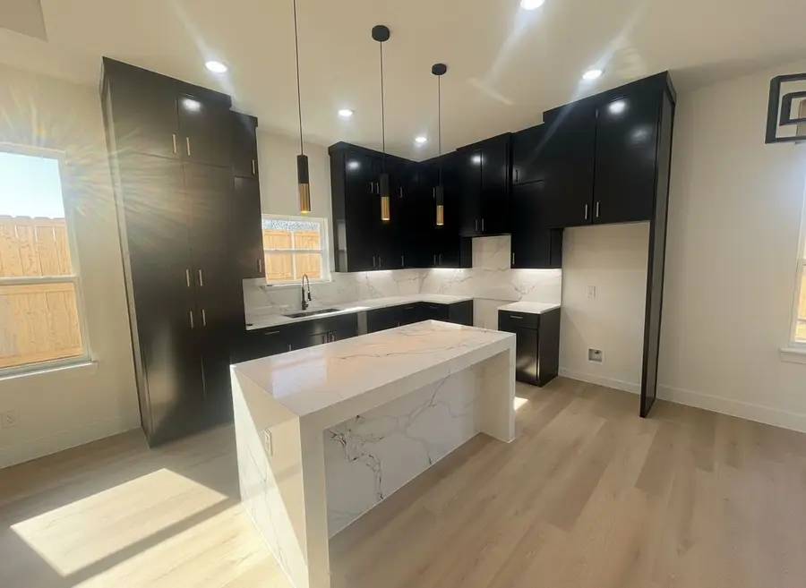 3525 Kenilworth, Dallas, TX 75210 - Image #2