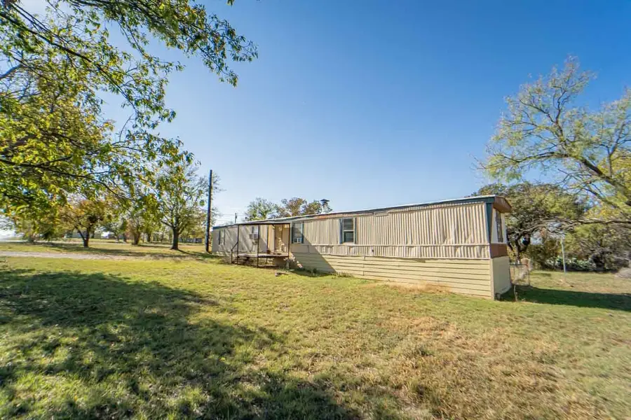 516 S Butte Street, Breckenridge, TX 76424 - #3