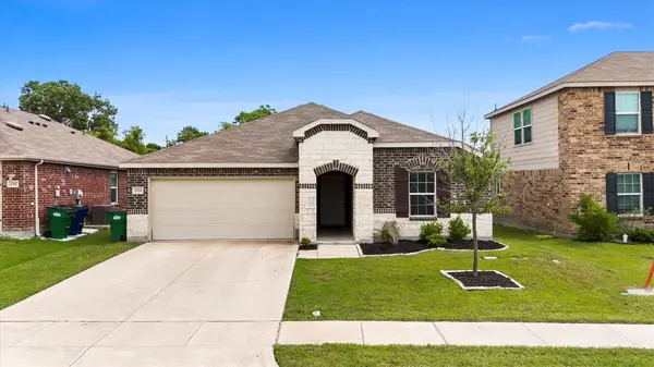 204 Waxberry Drive, Fate, TX 75189