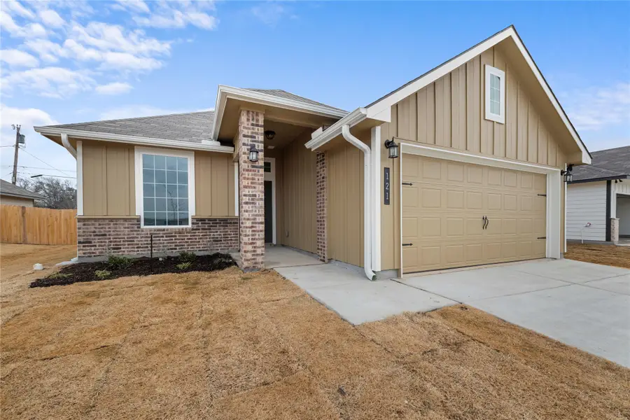 121 Adaline Bend, McGregor, TX 76657 - #3