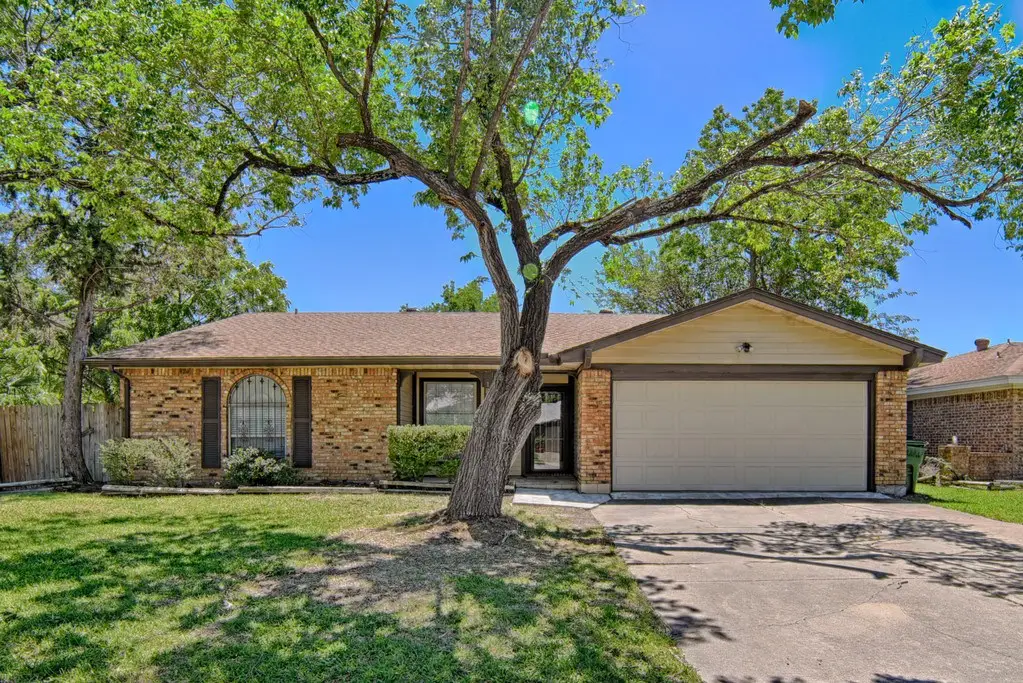 1808 Overbrook Drive, Arlington, TX 76014 - Image #1
