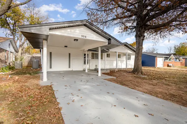 904 Dee Lane, Bedford, TX 76022