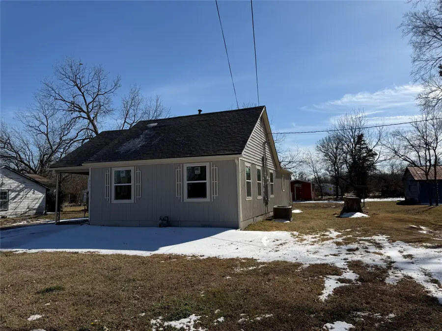 513 Allen Avenue, Bonham, TX 75418 - #3