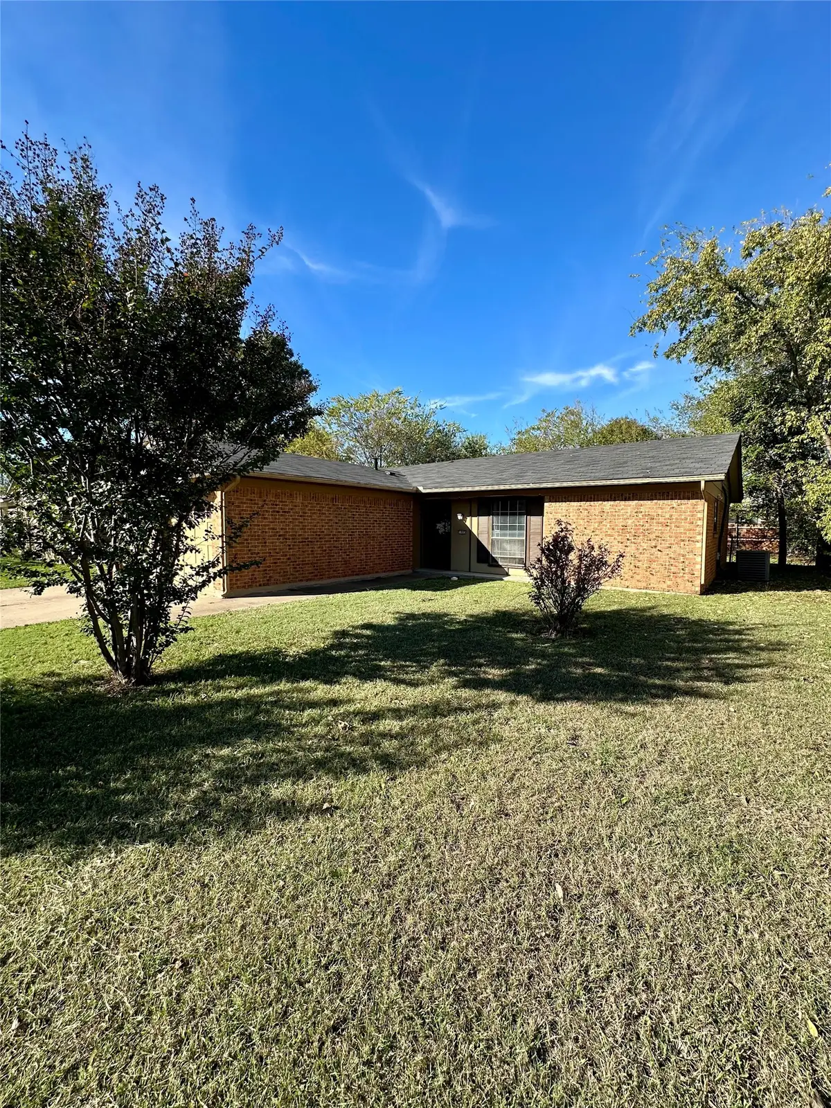 1005 Waverly Drive, Arlington, TX 76015 - Image #1