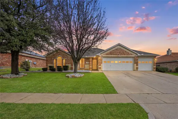 528 Bretts Way, Burleson, TX 76028
