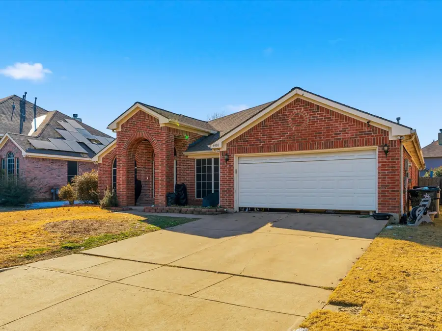 6410 St Alban Court, Arlington, TX 76001 - Image #3