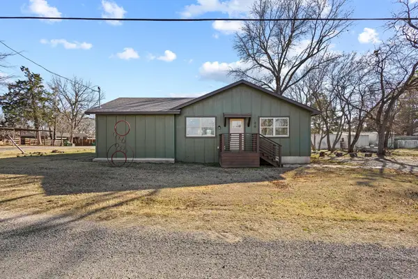 210 Hiland Lane, Pottsboro, TX 75076