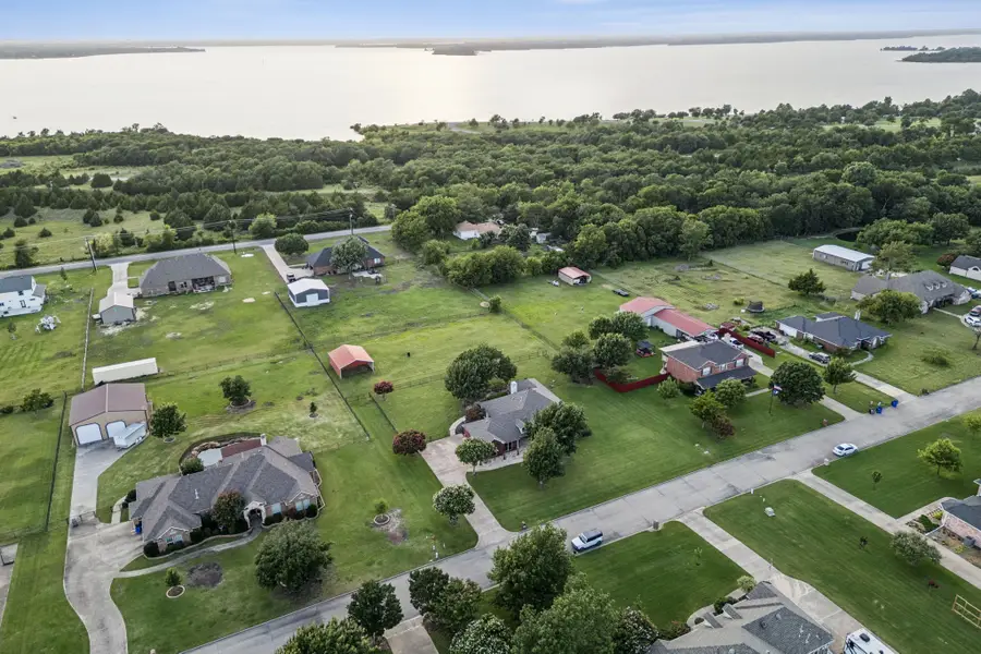 700 Lake Vista Lane, Lavon, TX 75166 - Image #2