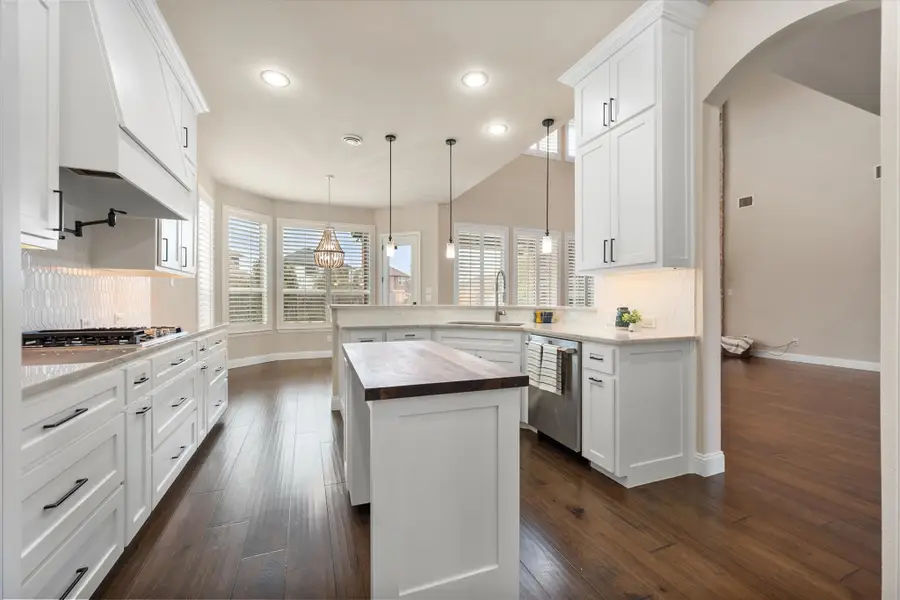 925 Sandy Hill, Burleson, TX 76028 - Image #3