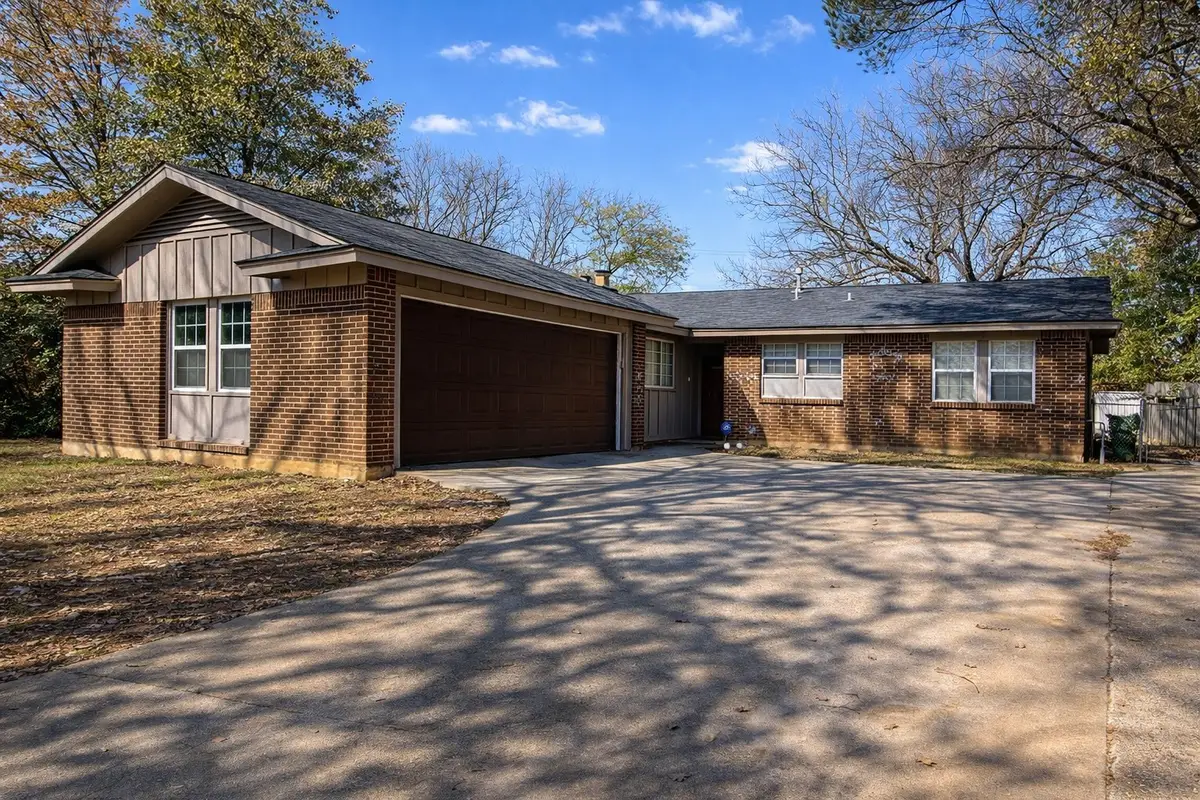 2601 Norwood Lane, Arlington, TX 76013 - Image #1