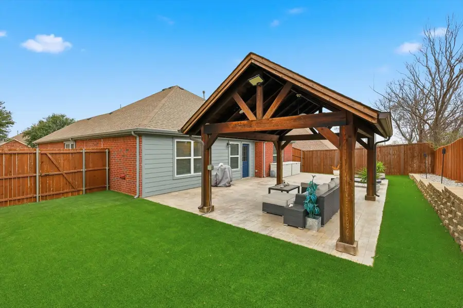 3901 San Lorenzo Drive, Denton, TX 76210 - Image #2