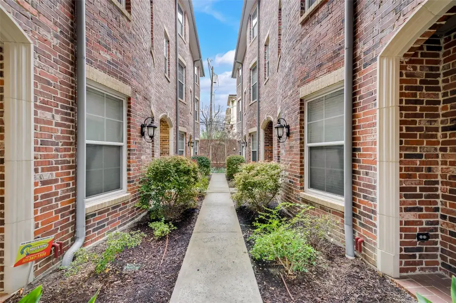 3200 Ross Avenue #28, Dallas, TX 75204 - Image #2