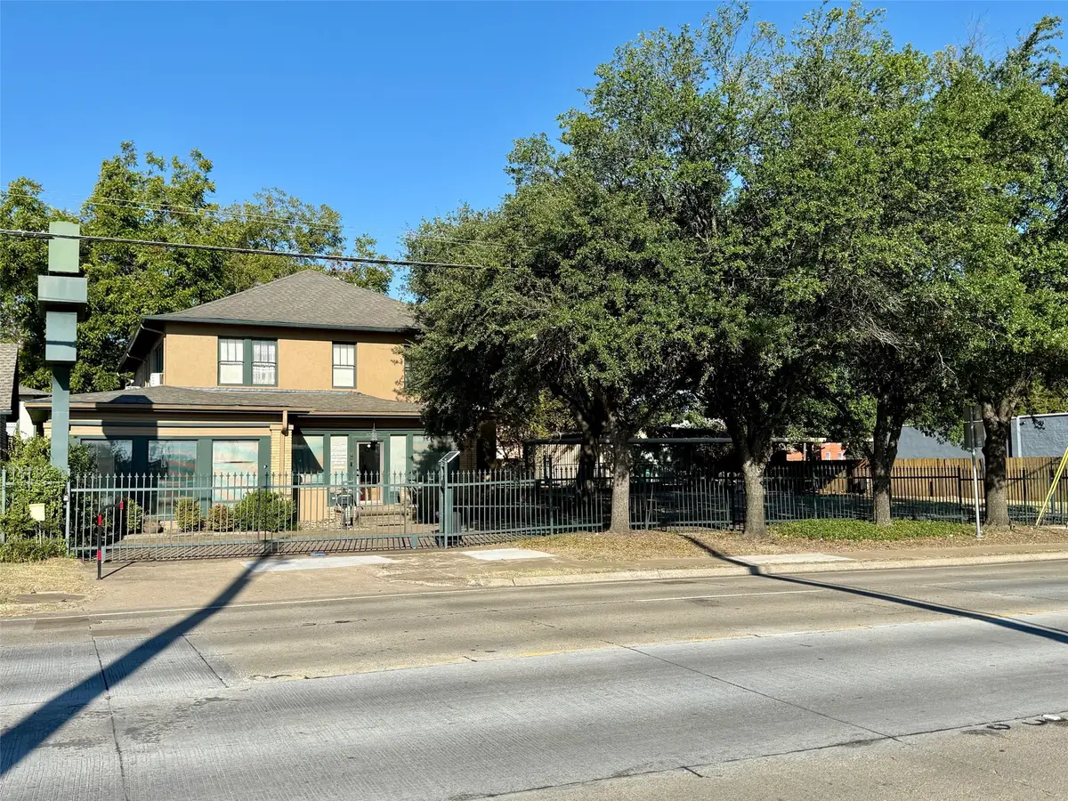 203b N Rockwall Avenue, Terrell, TX 75160 - #1