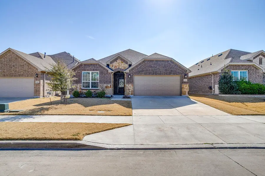 1045 Pinnacle Breeze Drive, Fort Worth, TX 76052 - #2