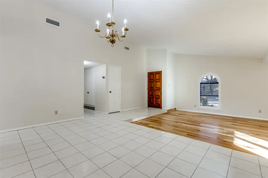 956 Windy Meadow Drive, Plano, TX 75023 - Image #2