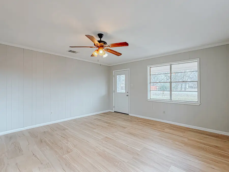 226 E Main Street, Corsicana, TX 75109 - #3