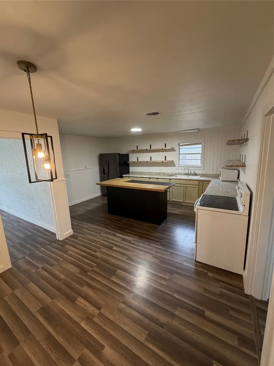 400 S Vick Street, Decatur, TX 76234 - #3