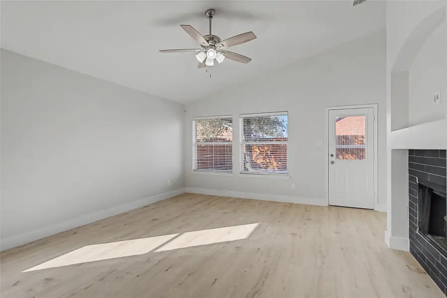 4516 Fox Sedge Lane, Denton, TX 76208 - Image #3