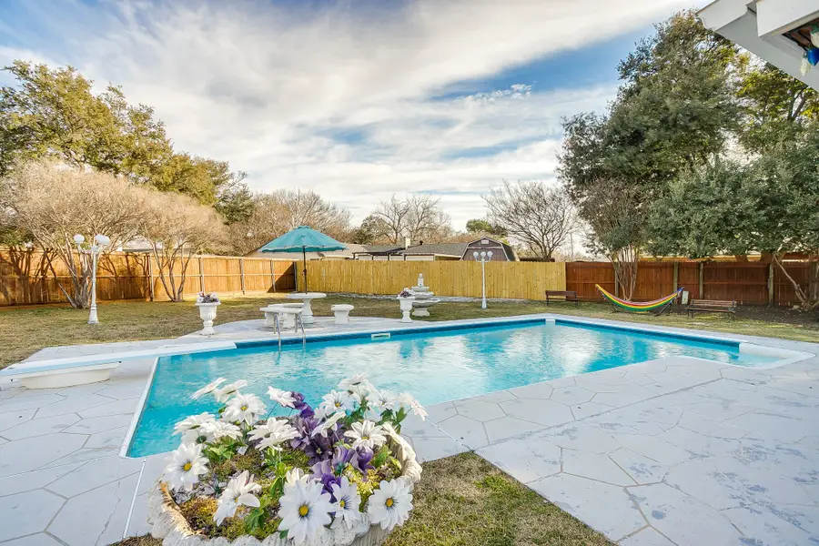 906 Cypress Court, Arlington, TX 76014 - Image #2