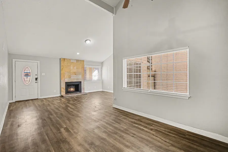 1606 Hawthorne Drive, Arlington, TX 76012 - Image #3