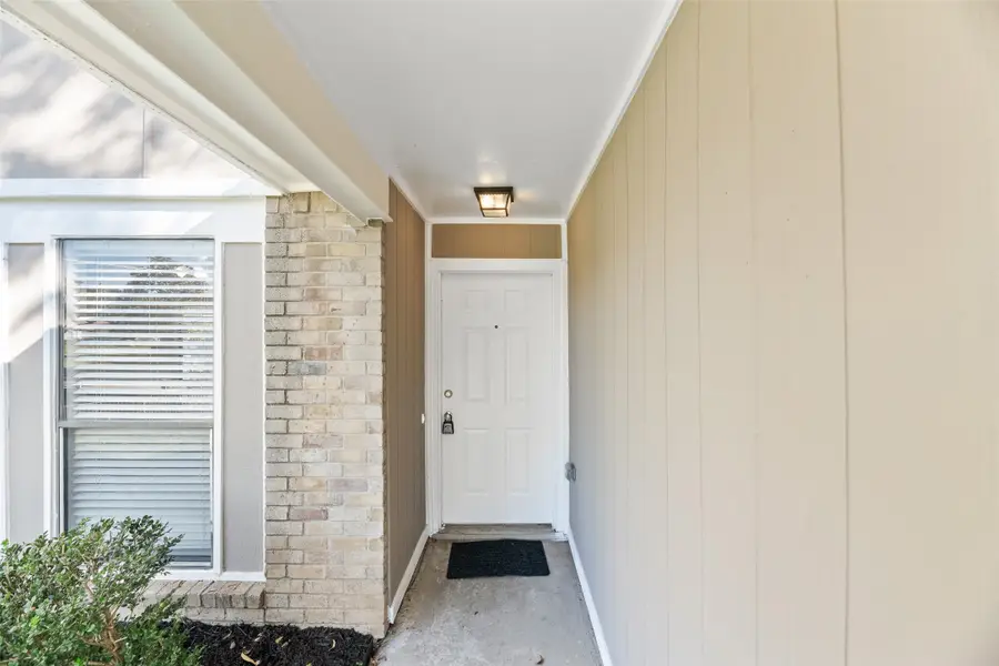 2011 Lavon Creek Lane, Arlington, TX 76006 - Image #3