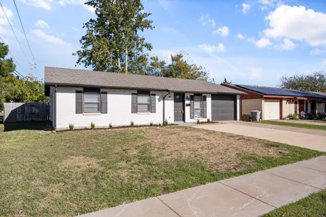 802 Las Palmas Drive, Grand Prairie, TX 75052 - #2