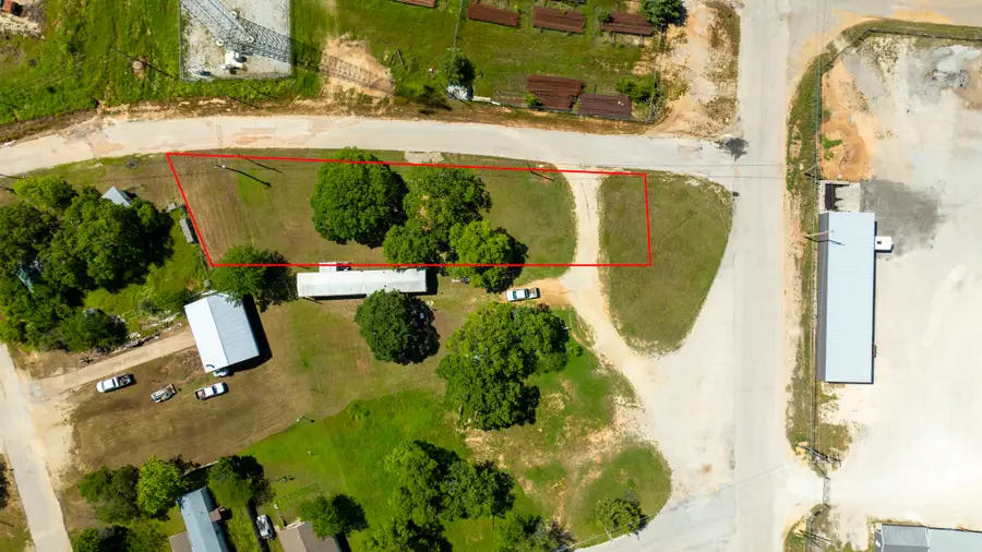 610 W Oak Street, Nocona, TX 76255 - #2