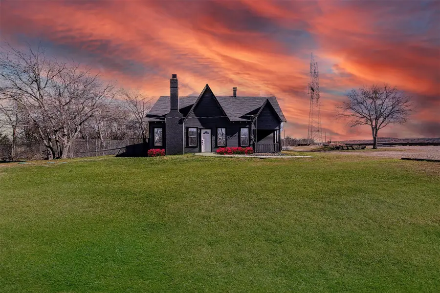 801 S Hampton Road, Crowley, TX 76036 - Image #2