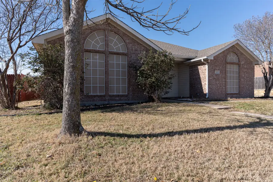 737 Summercrest Boulevard, Burleson, TX 76028 - Image #3