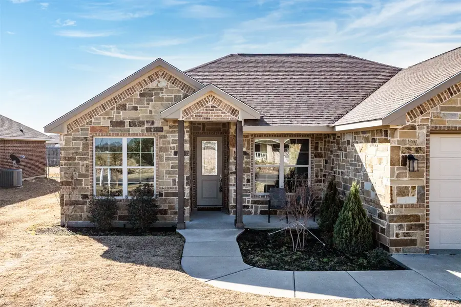 417 W Andrew Drive, Mabank, TX 75147 - #2