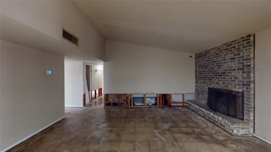 3317 S Edelweiss Drive, Grand Prairie, TX 75052 - Image #3