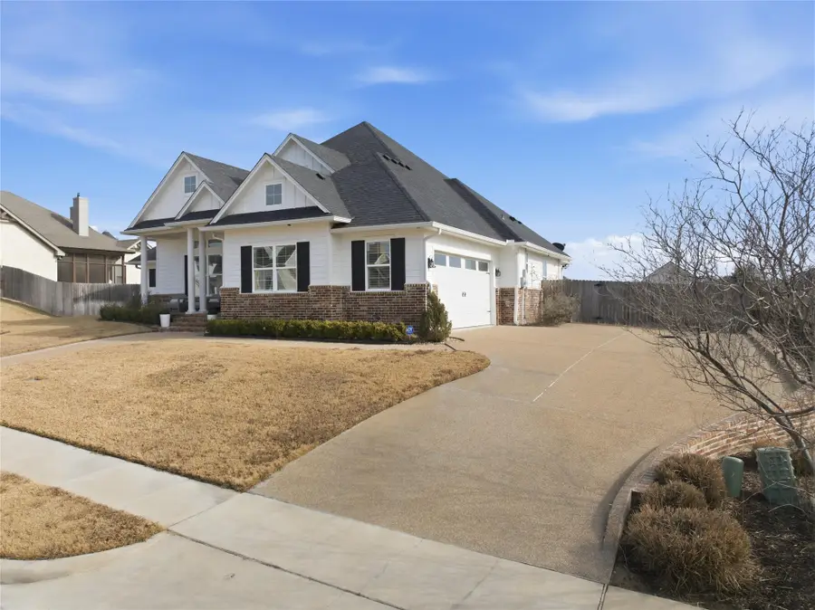 16022 Sorrento Drive, Woodway, TX 76712 - Image #3