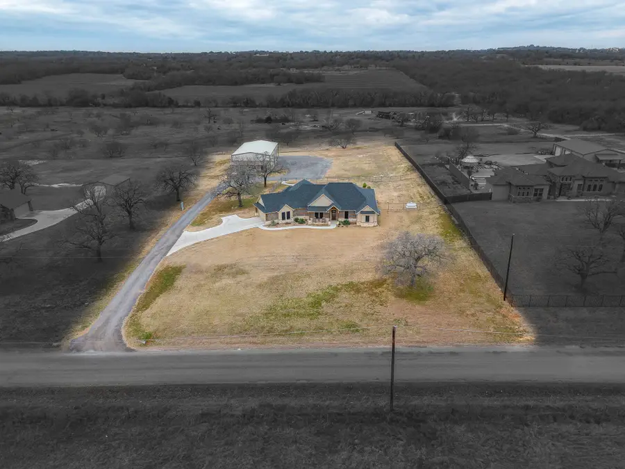 8895 Hutcheson Hill Road, Springtown, TX 76082 - Image #2