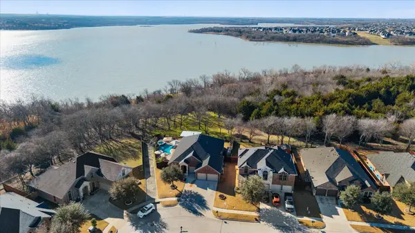 2931 Trail Lake Drive, Grand Prairie, TX 75054