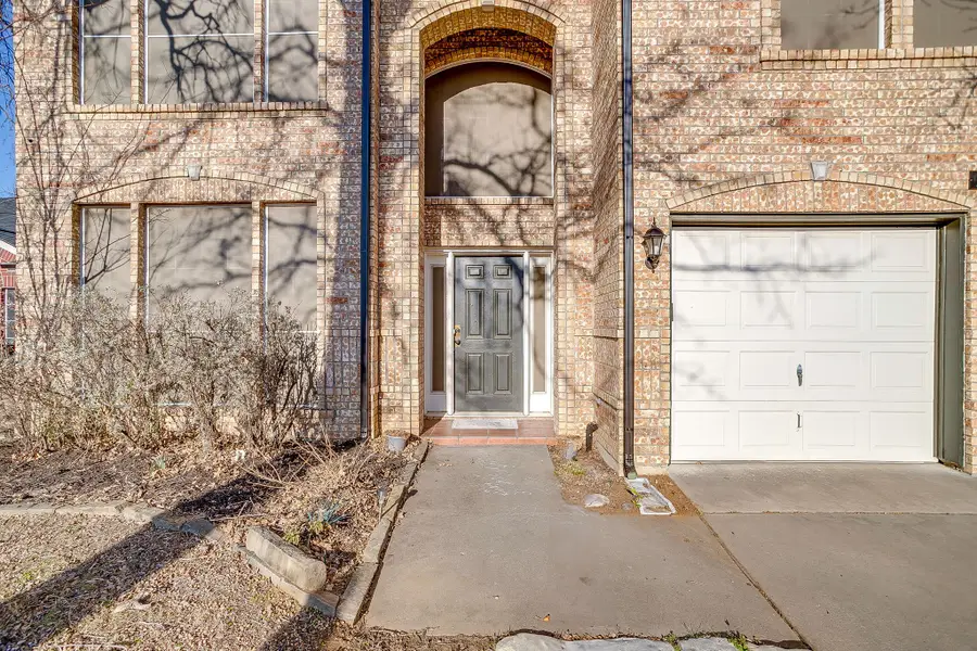 519 Deerwood Drive, Burleson, TX 76028 - Image #3