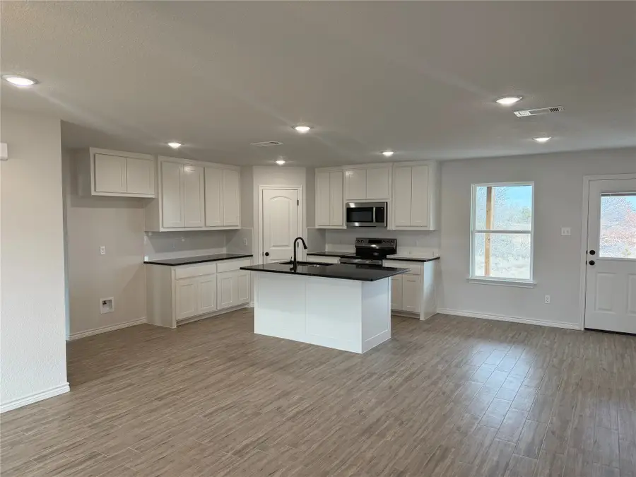 6008 Piper Anne Street, Azle, TX 76020 - #2