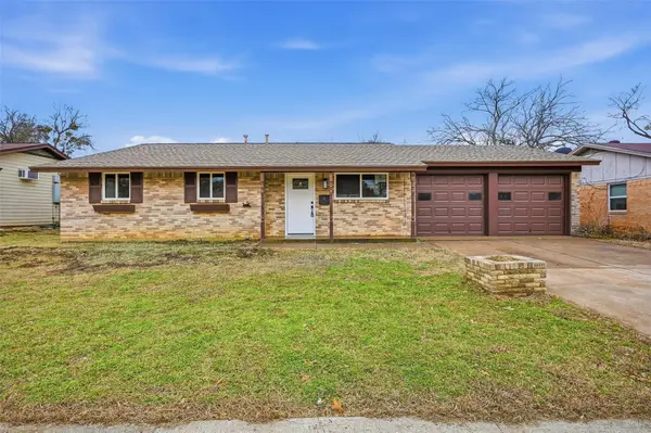 302 E Fuller Drive, Euless, TX 76039