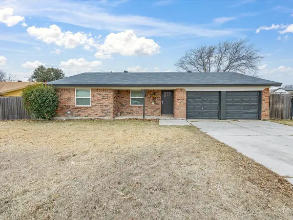 7621 Meadowbrook Drive, Watauga, TX 76148