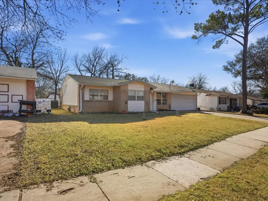 1012 Glynn Oaks Drive, Arlington, TX 76010 - Image #3