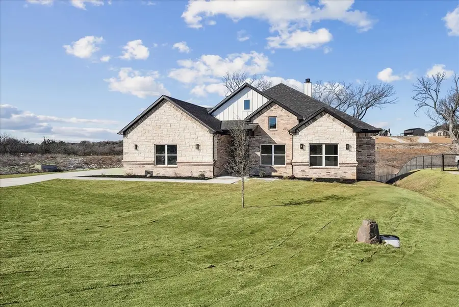 340 Slimp Bluff, Azle, TX 76020 - #3