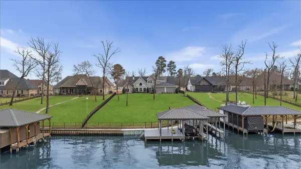 5502 Nathan Drive, Chandler, TX 75758