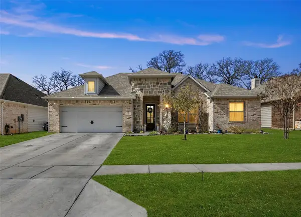 137 Gardenia Drive, Azle, TX 76020