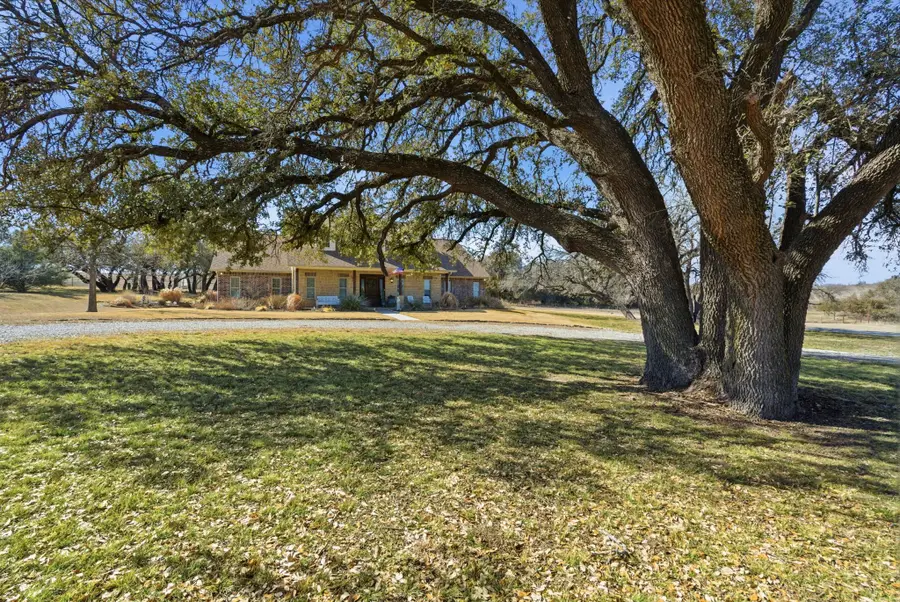 416 Highway 590, Comanche, TX 76442 - #3