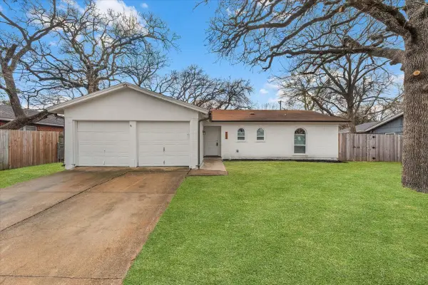 705 NW Hillery Street, Burleson, TX 76028