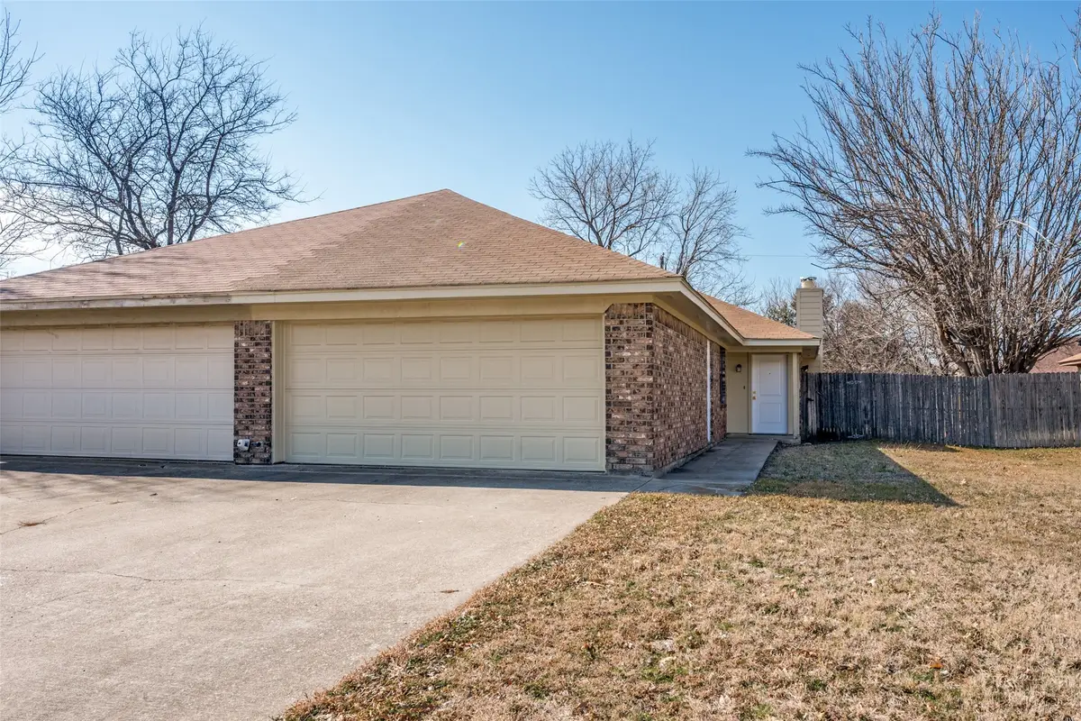 6627 Parkview Drive, North Richland Hills, TX 76182 - Image #1