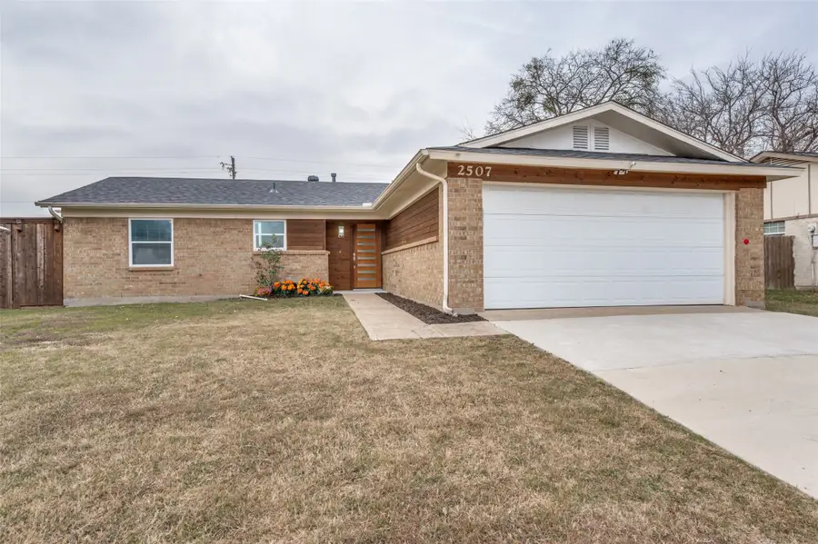 2507 Hightrail Drive, Carrollton, TX 75006 - Image #2