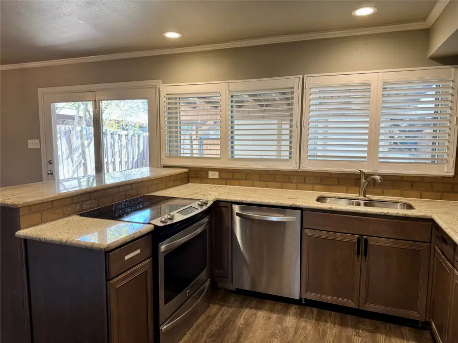 458 Westview Terrace, Arlington, TX 76013 - Image #3